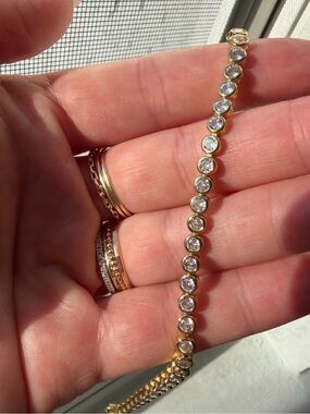 Tennis bracelet